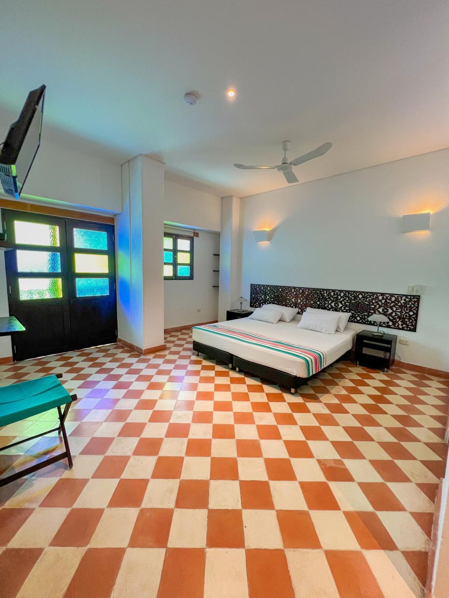 Puerto Pelicano Hotel
